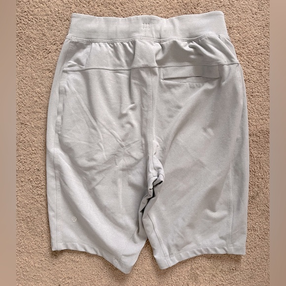 Lululemon sweat shorts sz m - Picture 2 of 4